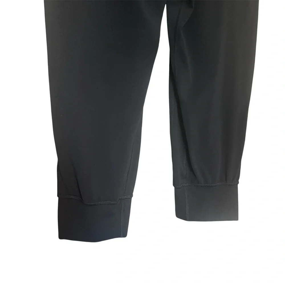 Lululemon Align Jogger Crop SZ 4 BLK Yoga Workout Gym Stretch Lightweight Nulu - Picture 4 of 9